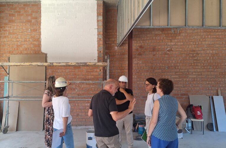 L’alcaldessa i la Regidora de Cultura i Medi Ambient han visitat les obres de la Fassina aquest dimarts