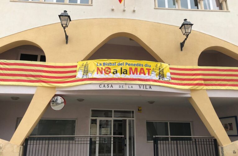 L’Ajuntament de la Bisbal del Penedès informa negativament les sol·licituds de modificació de l’Autorització administrativa prèvia i la d’autorització administrativa de construcció de la MAT i demana la nul·litat de la infraestructura de transport prevista