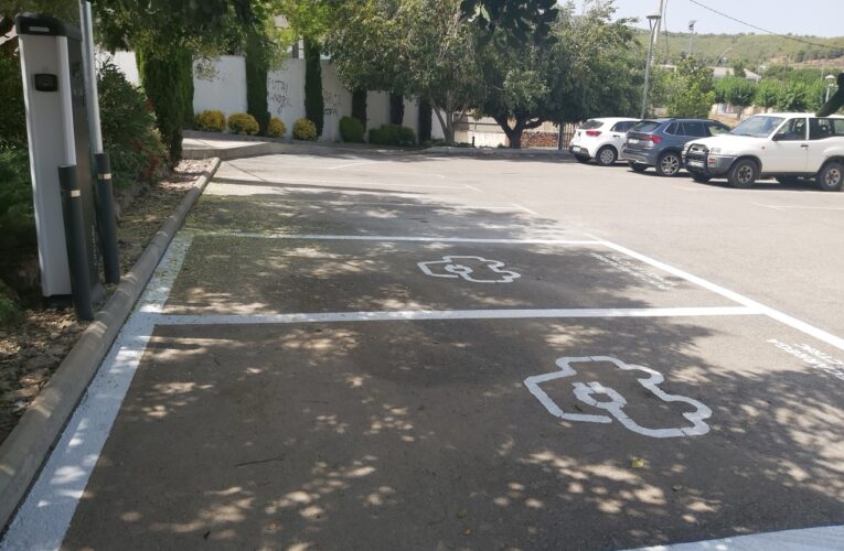 S’inicia la contractació del servei de manteniment del punt de recàrrega per a vehicles elèctrics