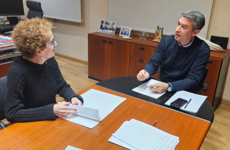 L’alcalde del Vendrell i l’alcaldessa de la Bisbal del Penedès es van reunir per parlar del programa Treball a comarques el passat 26 de novembre
