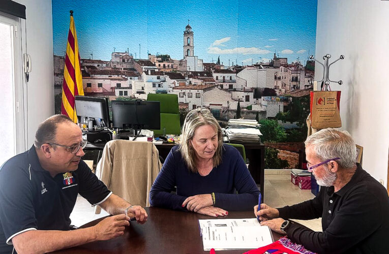 L’Ajuntament signa un conveni amb el Joventut Bisbalenca CF per reforçar l’activitat esportiva al municipi