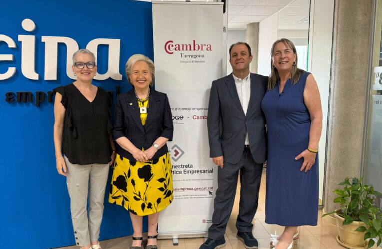 L’alcaldessa assisteix a la inauguració de la nova Oficina de Gestió Empresarial de la Cambra de Comerç al Baix Penedès