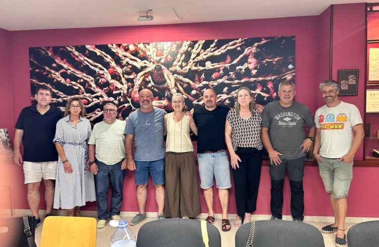 L’Ajuntament continua preparant la diada castellera del 15 d’agost amb una visita a la Colla Vella dels Xiquets de Valls