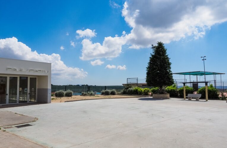 S’aprova inicialment el projecte per construir un gimnàs, un rocòdrom i tres pistes de pàdel i renovar els vestidors del camp de futbol